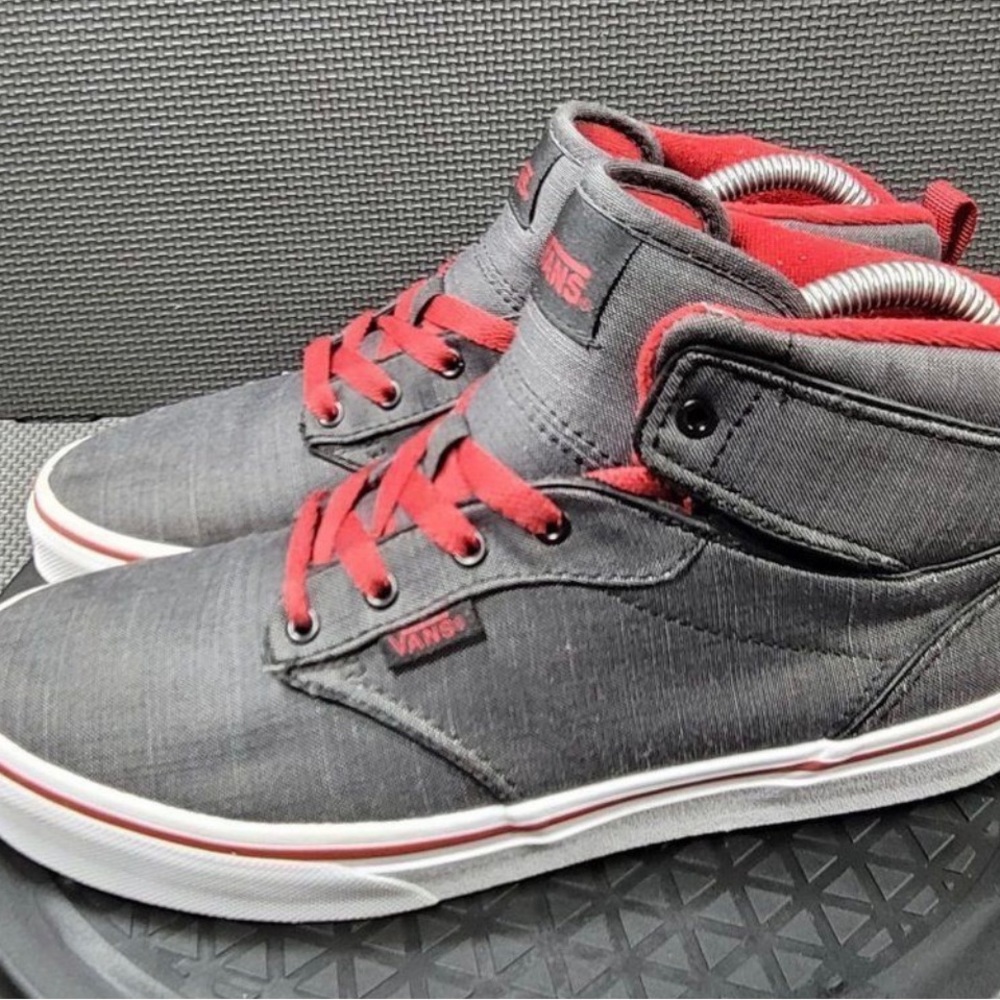 Vans - Picture 3 of 5